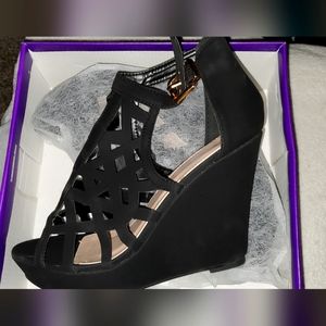 Black ankle wedges